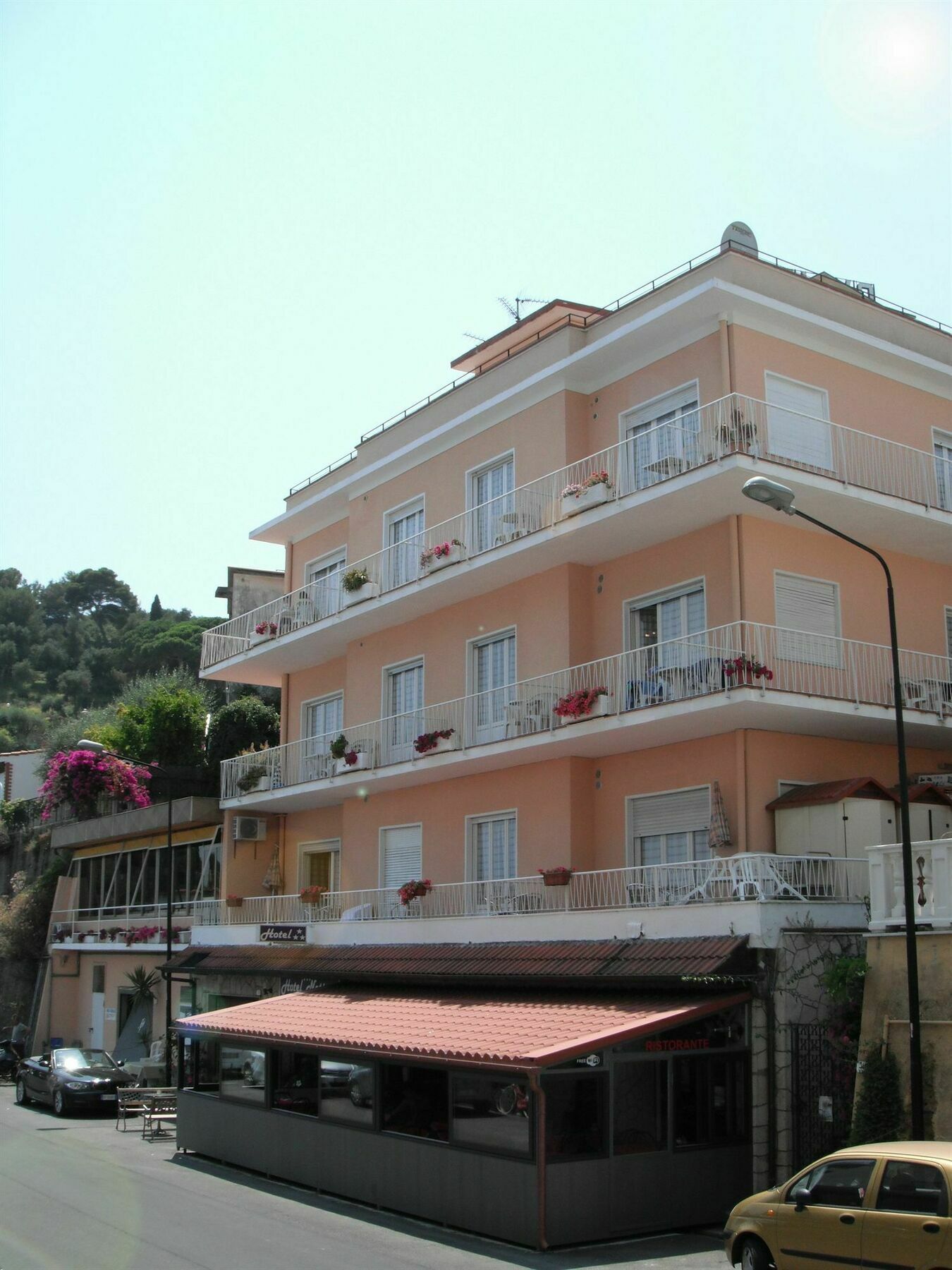 Hotel Nettuno دْيانو مارينا المظهر الخارجي الصورة