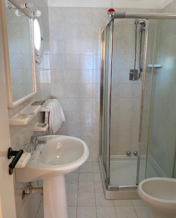 Hotel Nettuno دْيانو مارينا المظهر الخارجي الصورة